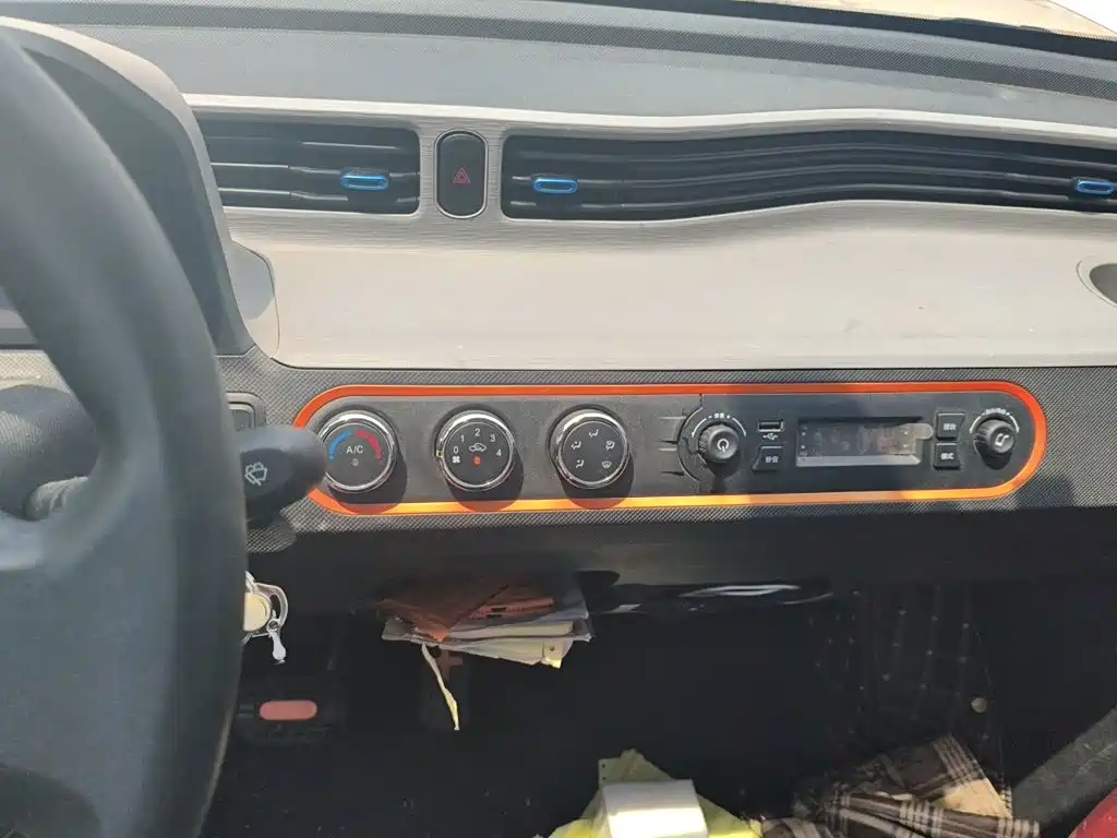 Wuling MINIEV — миниатюра 9
