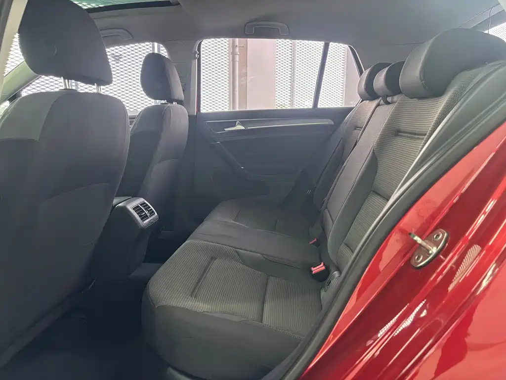 Volkswagen Golf 2017 230TSI AT Comfort