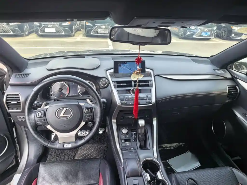 Lexus NX — миниатюра 10