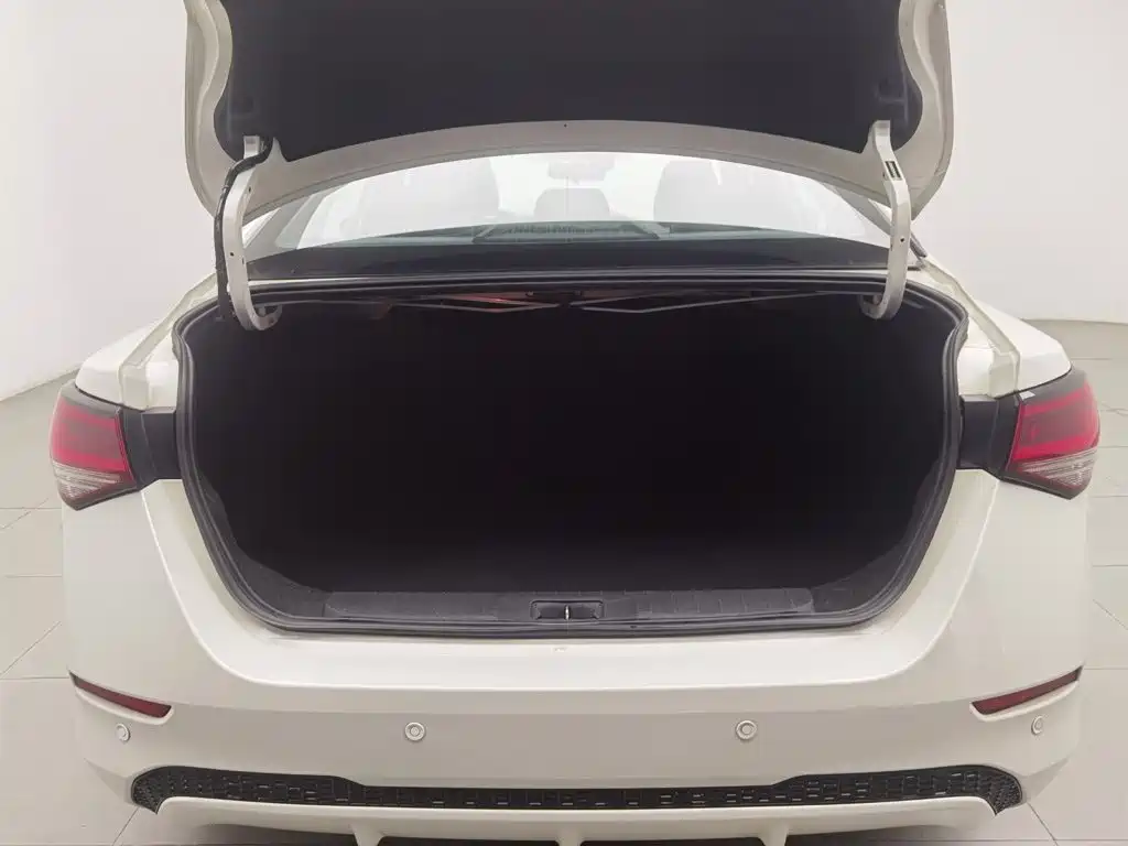 Nissan Sylphy — миниатюра 16