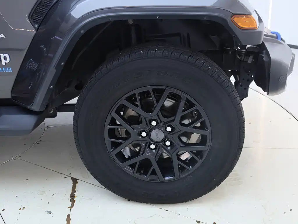 Jeep Wrangler PHEV — миниатюра 18