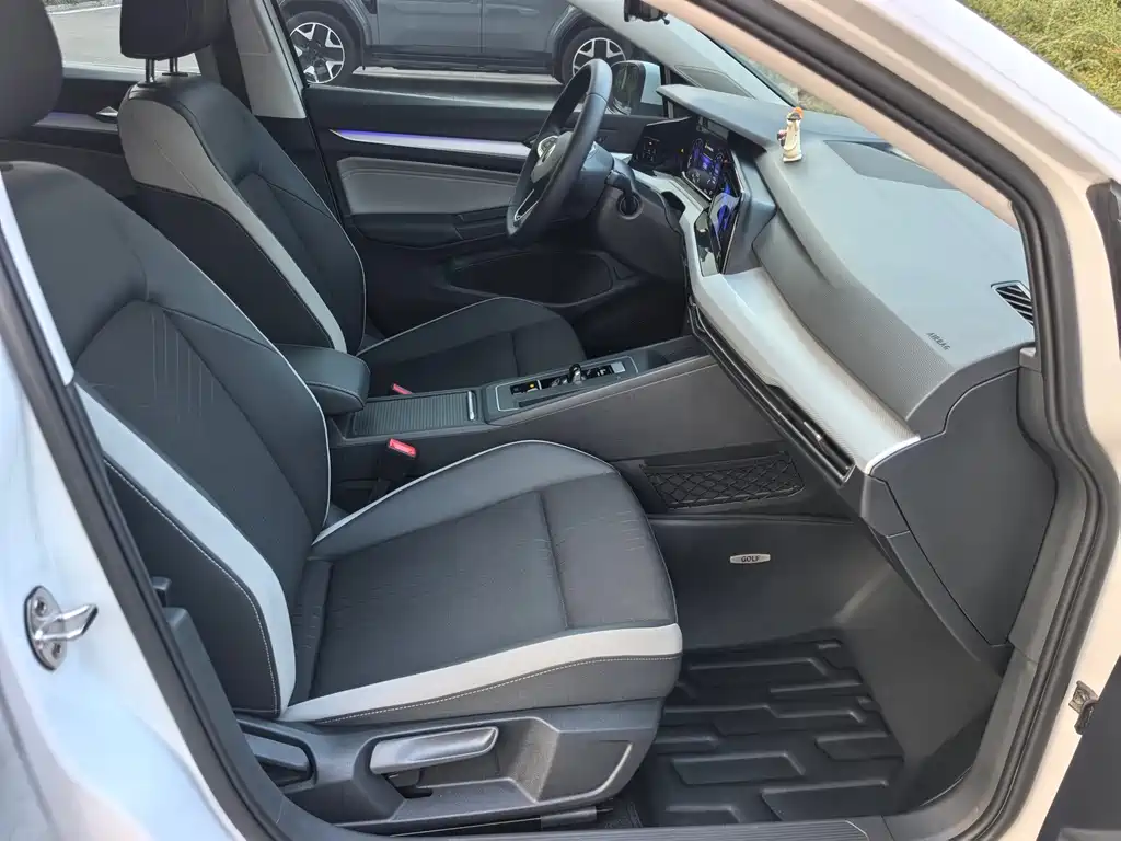 Volkswagen Golf — миниатюра 18
