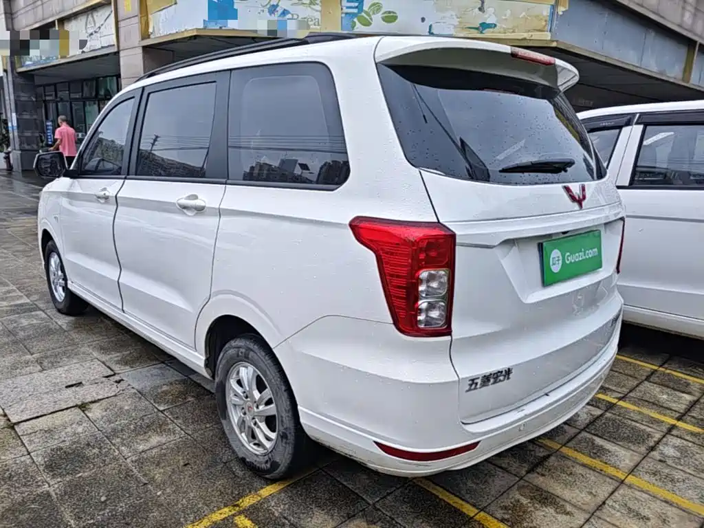 Wuling Hongguang — миниатюра 5