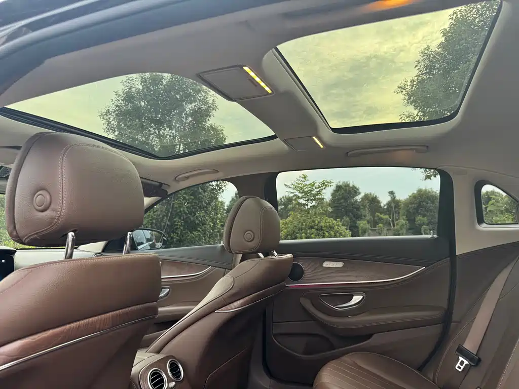 Mercedes-Benz E-Class — миниатюра 6