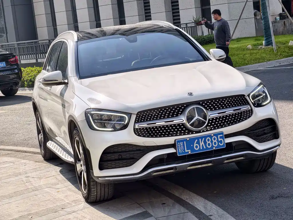 MERCEDES-BENZ GLC
