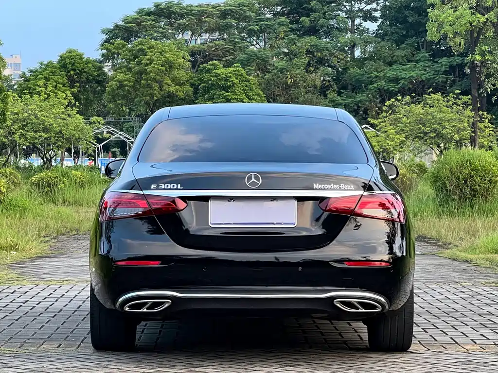 Mercedes-Benz E-Class — миниатюра 5