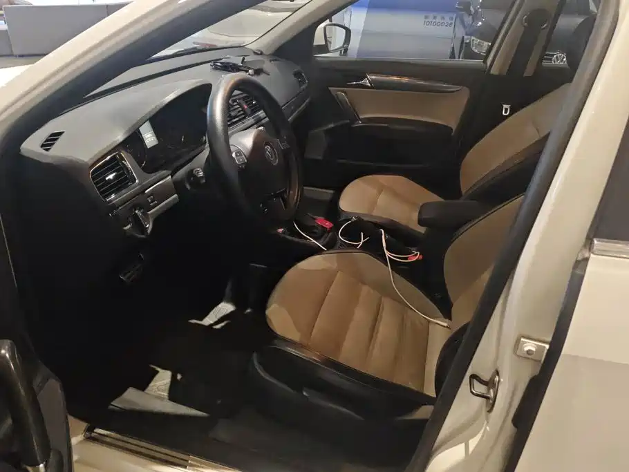 Volkswagen Cross Lavida — миниатюра 8
