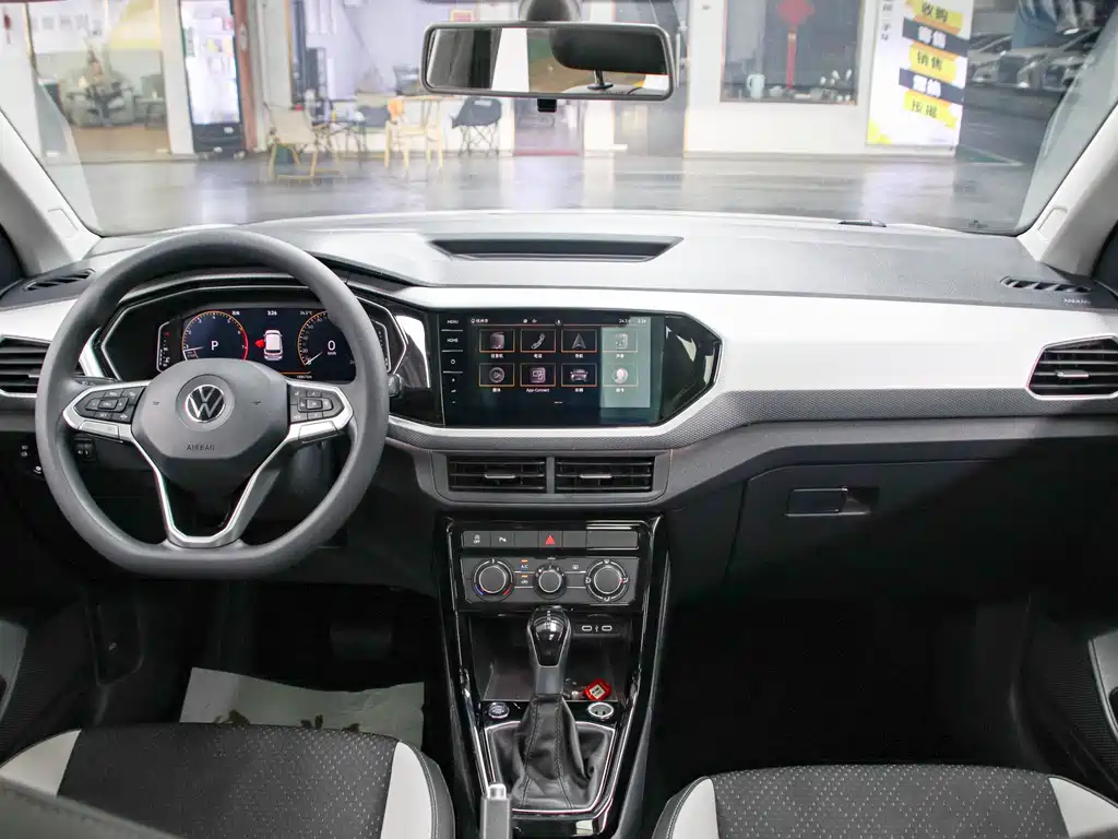 Volkswagen Tacqua 2021 1.5L AT Smart Connect