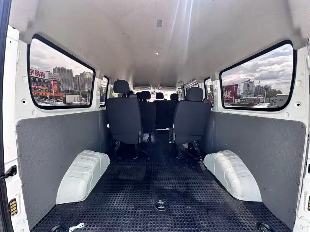 MAXUS V80 — миниатюра 16