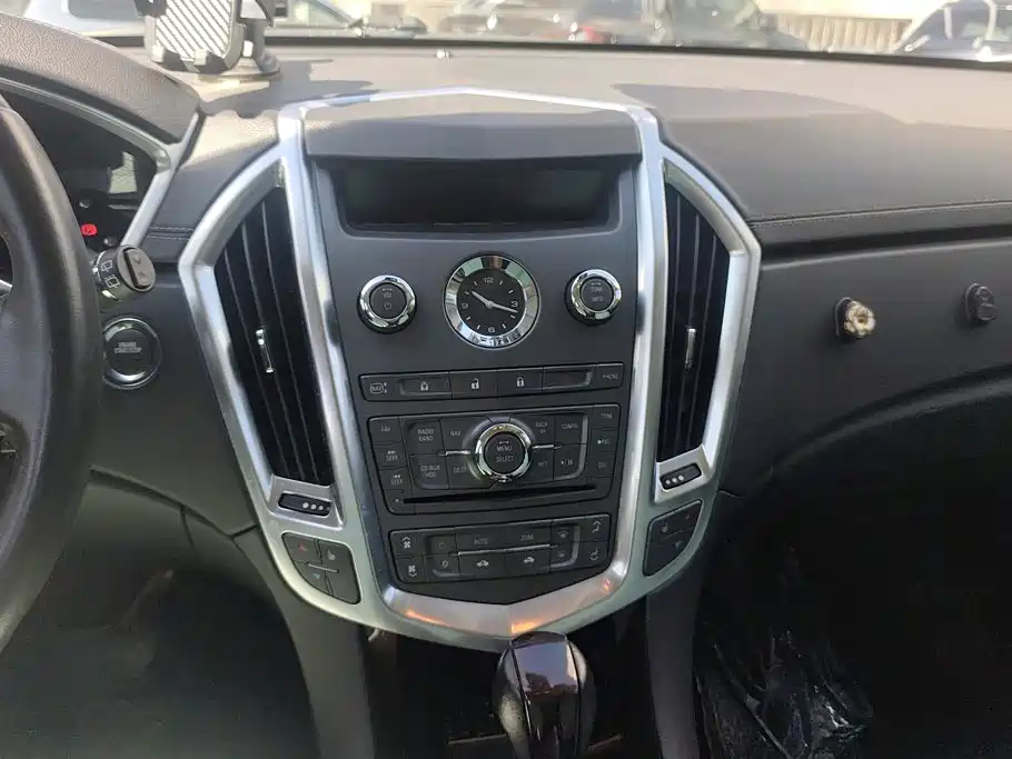 Cadillac SRX — миниатюра 13