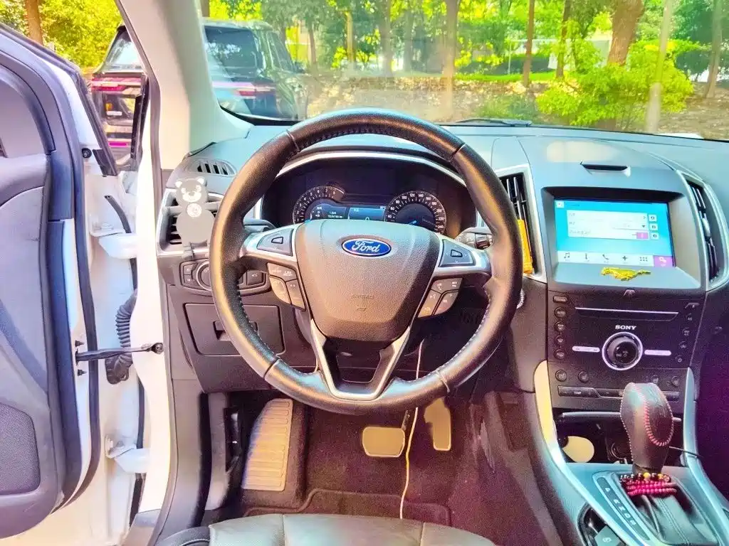 Ford Edge — миниатюра 3