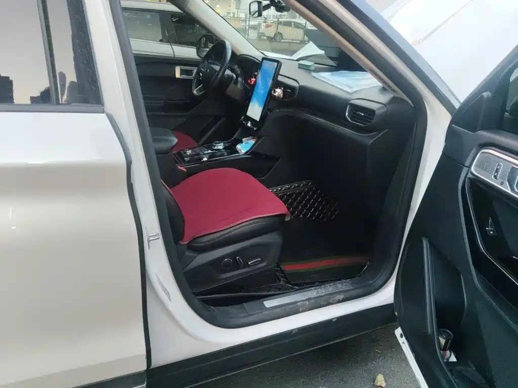 Ford Explorer — миниатюра 18