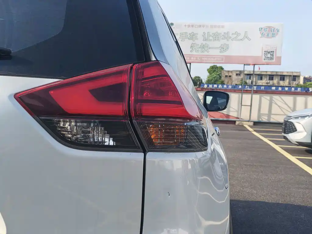 Nissan X-Trail — миниатюра 10