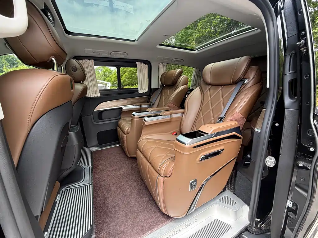 Mercedes-Benz V-Class V 2024 V 300