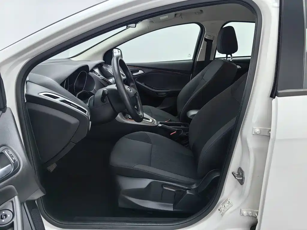 Ford Focus — миниатюра 10