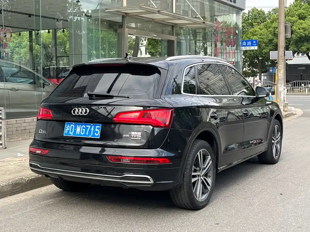 Audi Q5L — миниатюра 5