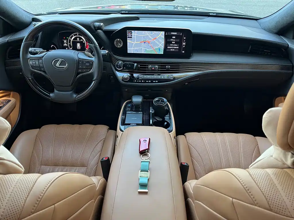 Lexus LS — миниатюра 13