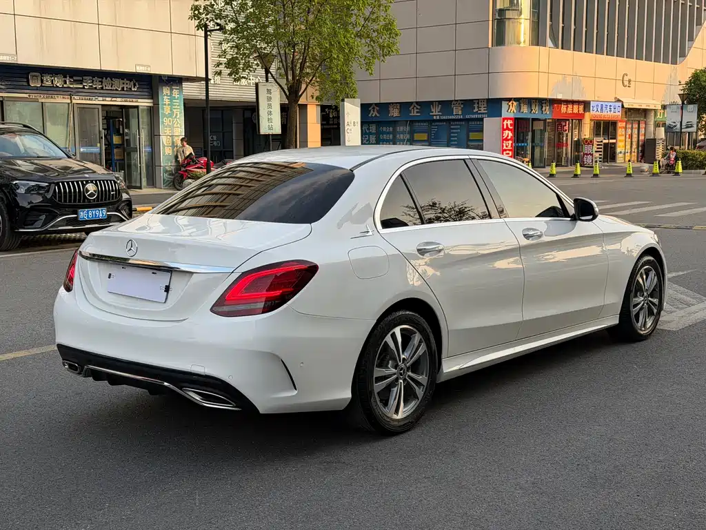 Mercedes-Benz C-Class — миниатюра 4