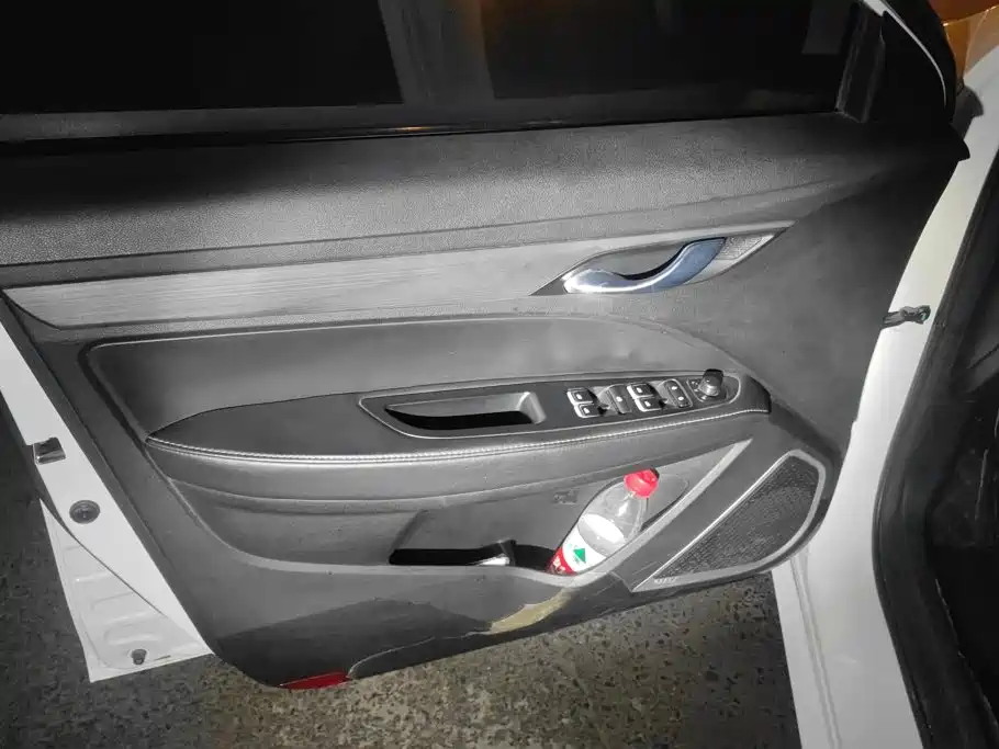 Geely Emgrand — миниатюра 7