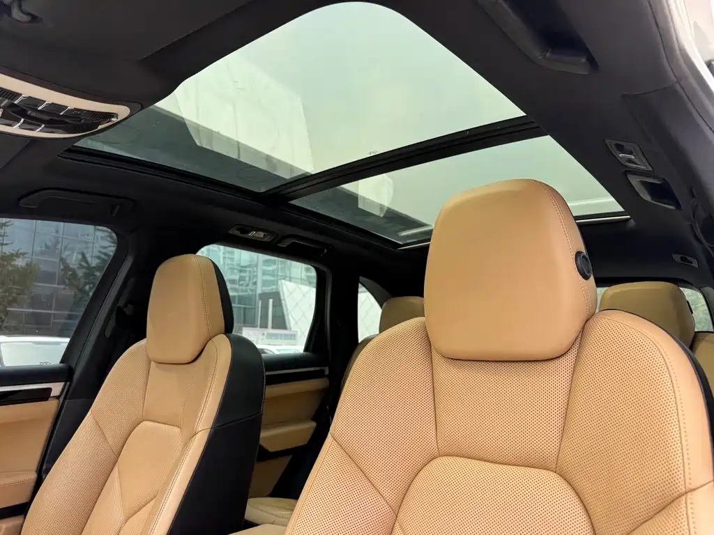 Porsche Cayenne — миниатюра 15