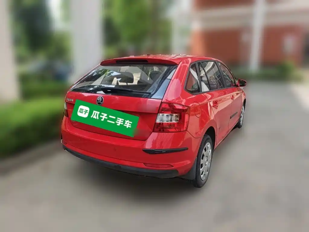 Skoda Rapid Spaceback — миниатюра 6