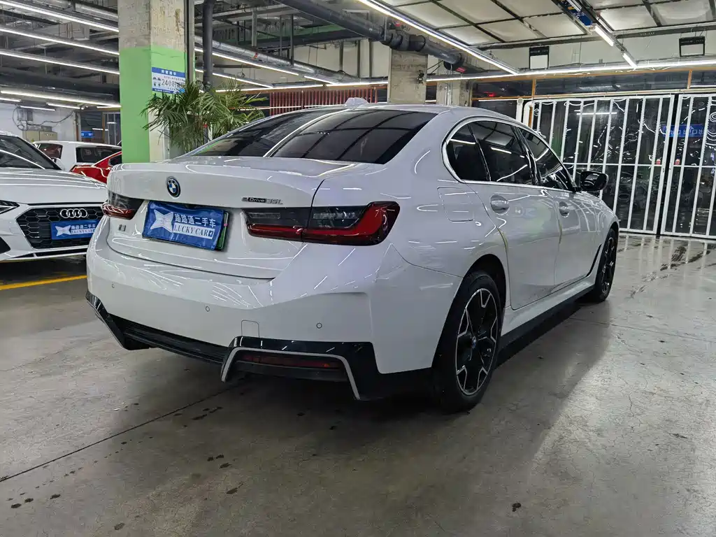 BMW i3 — миниатюра 6