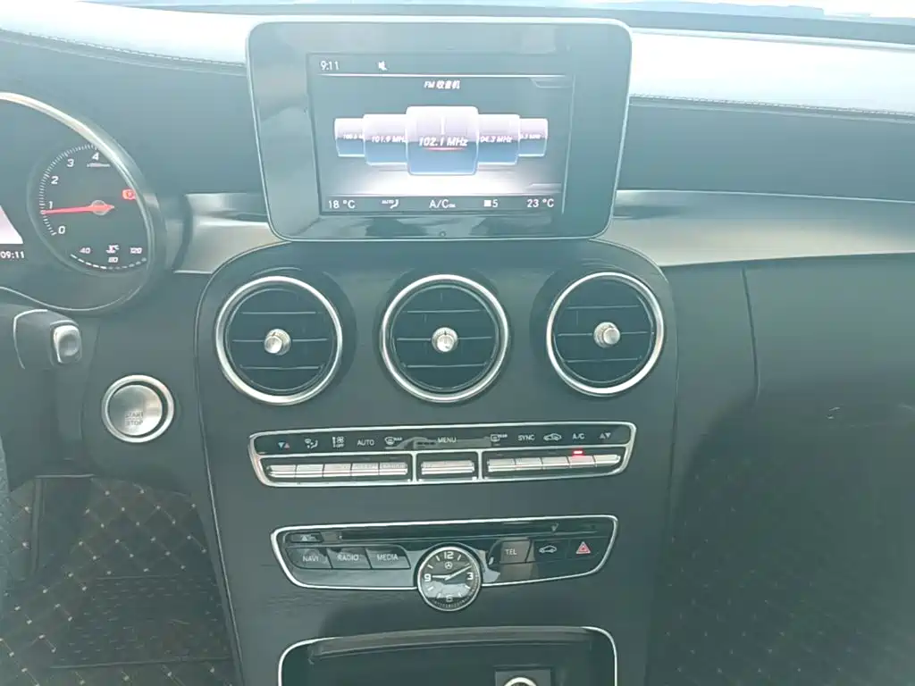 Mercedes-Benz C-Class — миниатюра 13