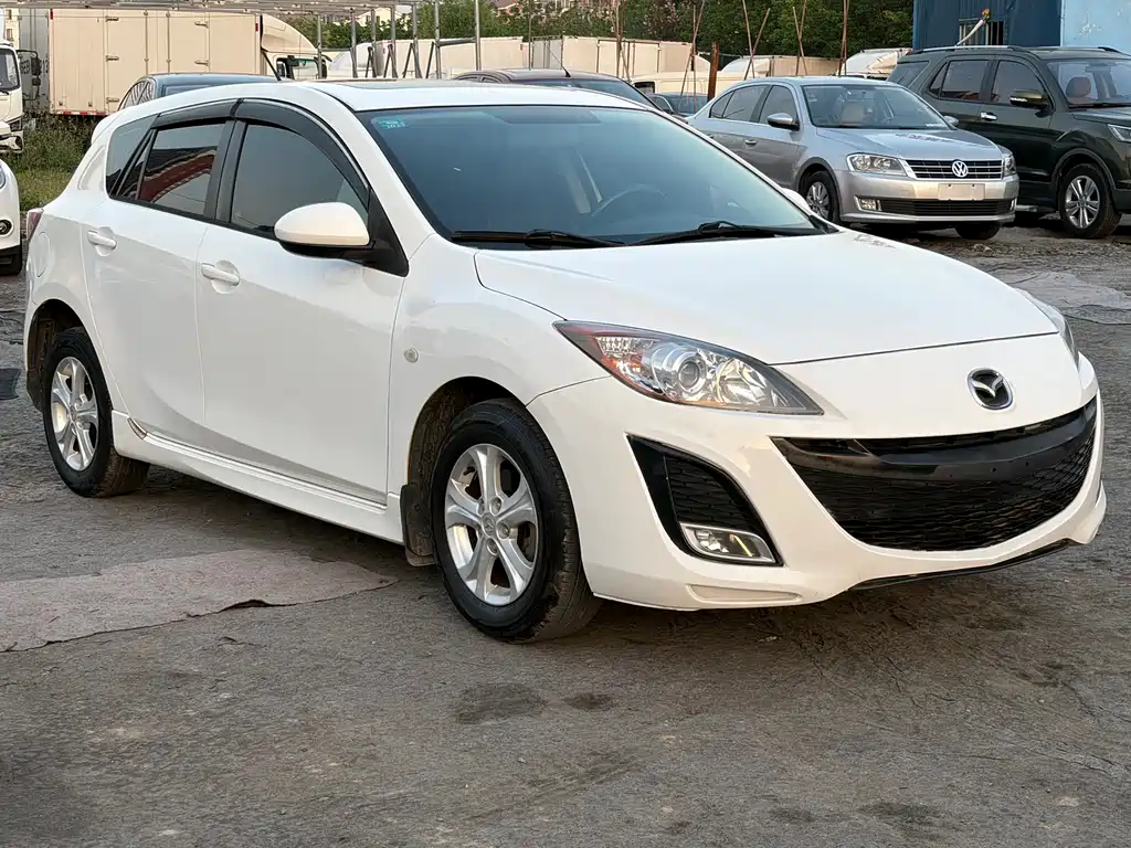 Mazda Mazda3 3 2013 1.6L AT Elite