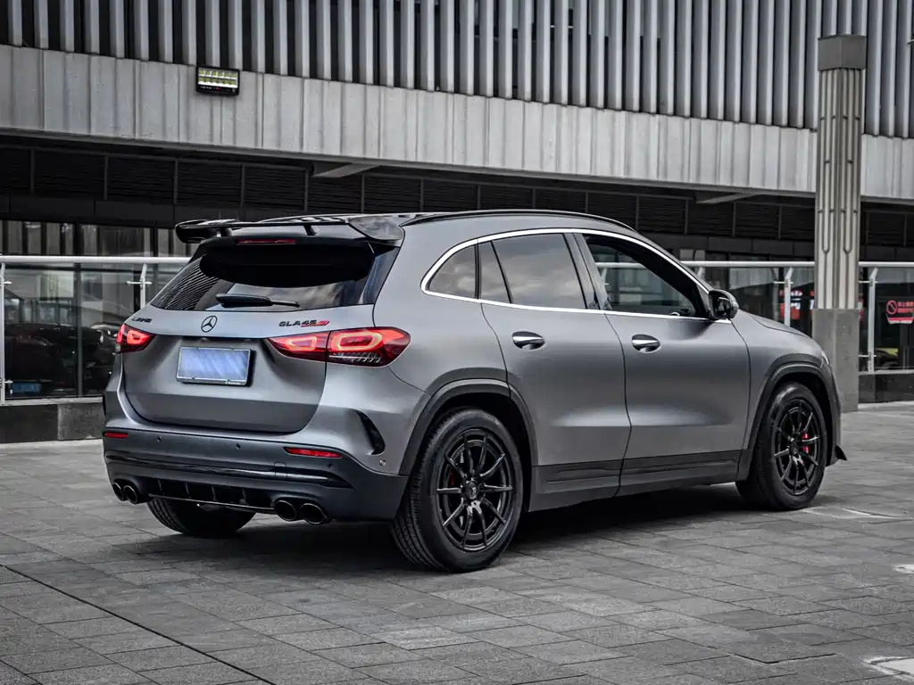 MERCEDES-BENZ GLA AMG