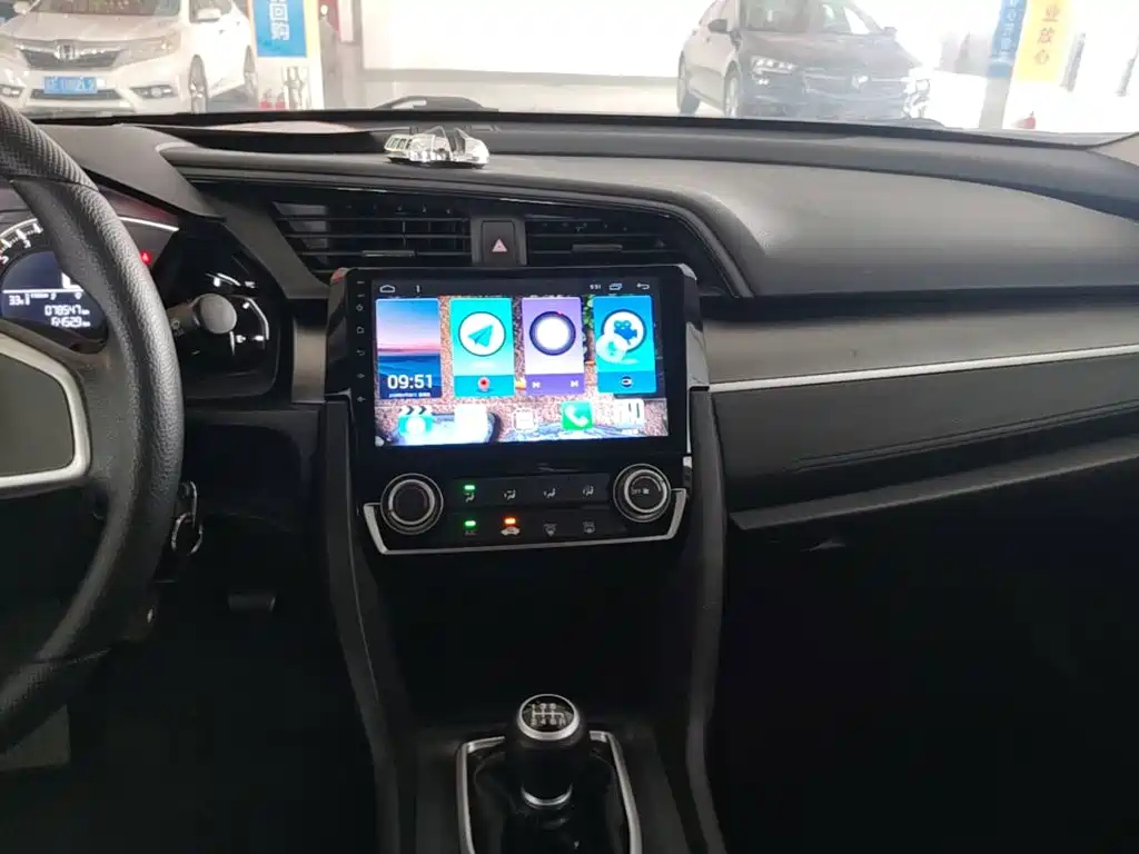 Honda Civic — миниатюра 13