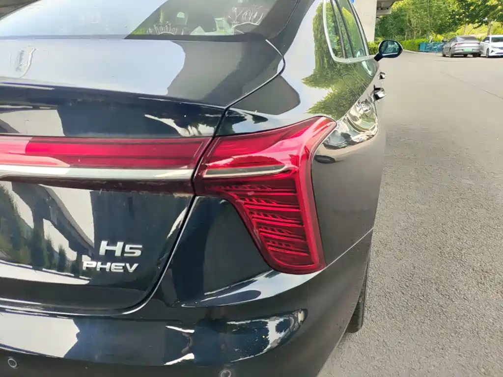 Hongqi Hongqi H5 PHEV — миниатюра 8