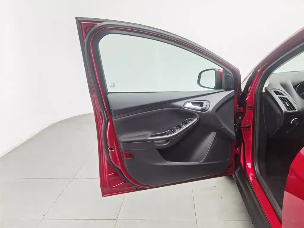 Ford Focus — миниатюра 8