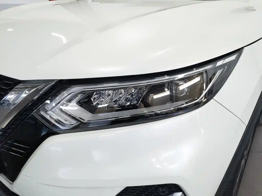 Nissan Qashqai — миниатюра 7