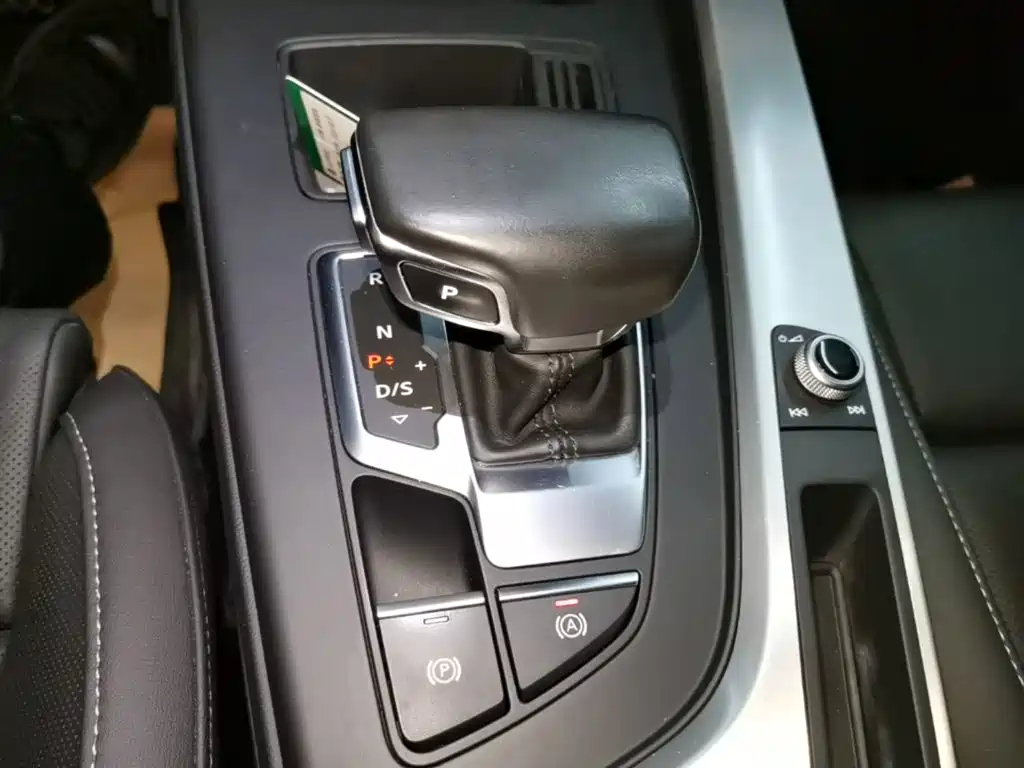 Audi A4L — миниатюра 14