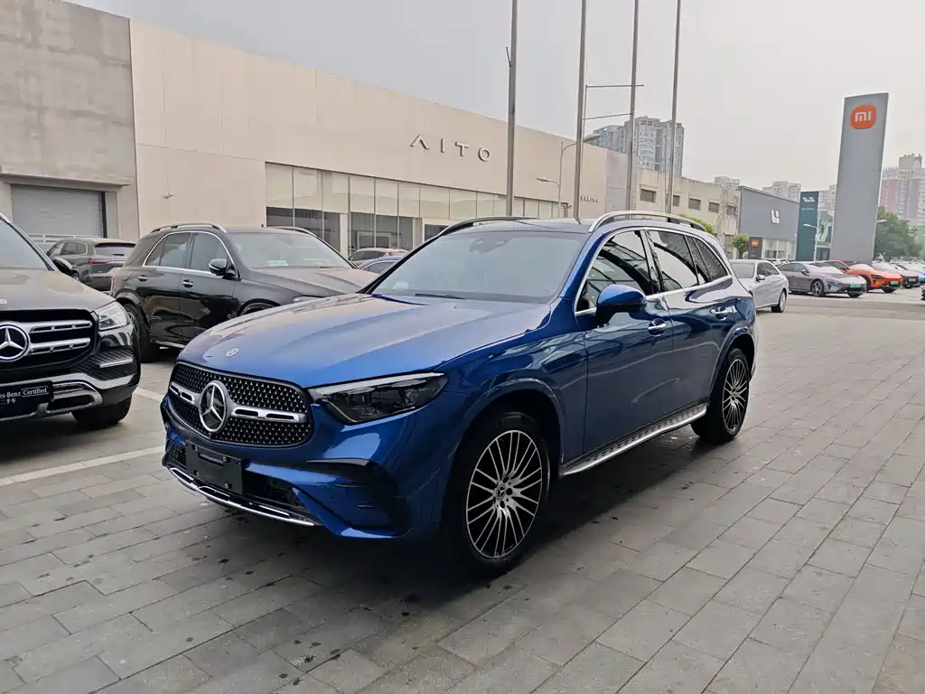 Mercedes-Benz GLC 2023
