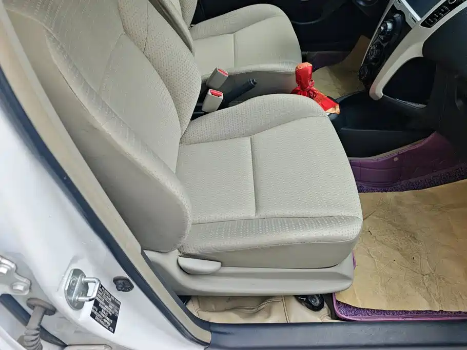 Toyota Yaris — миниатюра 8