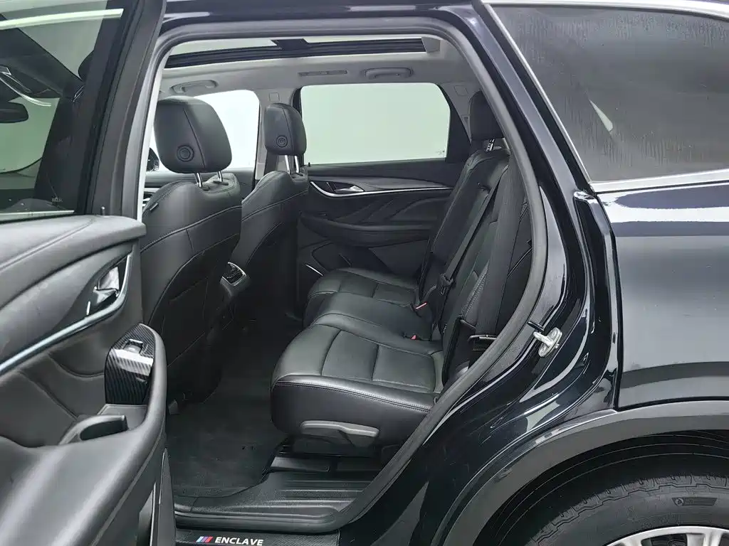 Buick Enclave — миниатюра 15
