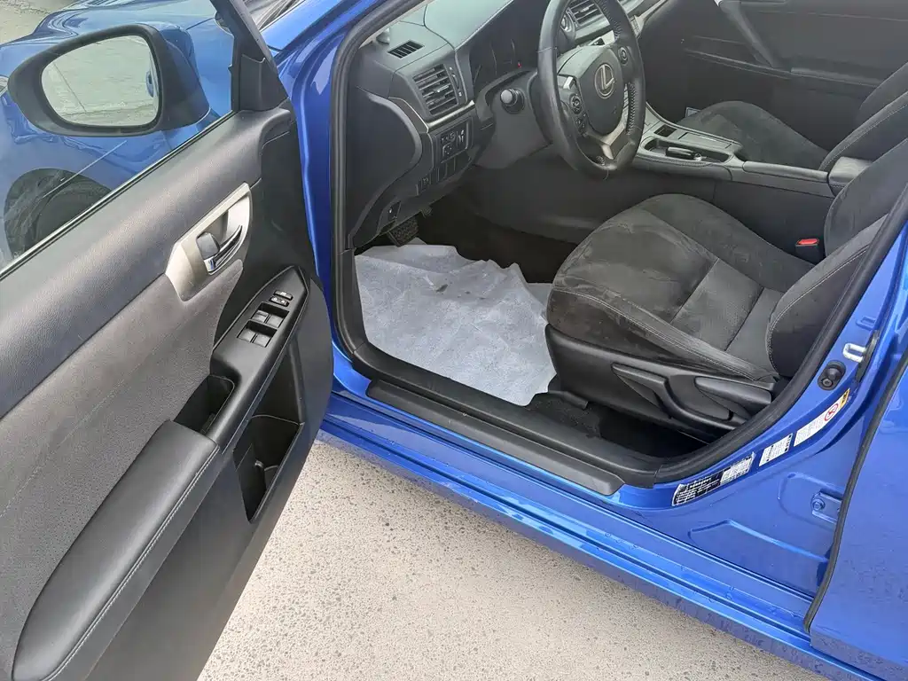Lexus CT — миниатюра 7