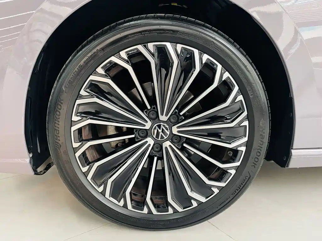 Volkswagen Passat 2025 Pro 380TSI