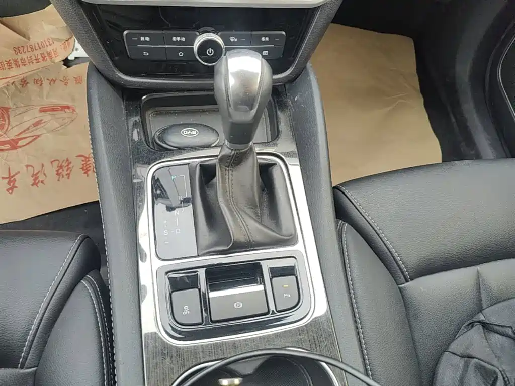 BYD MAX — миниатюра 14