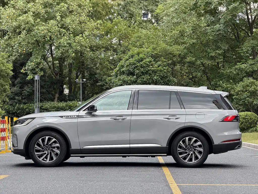 Lincoln Aviator — миниатюра 7