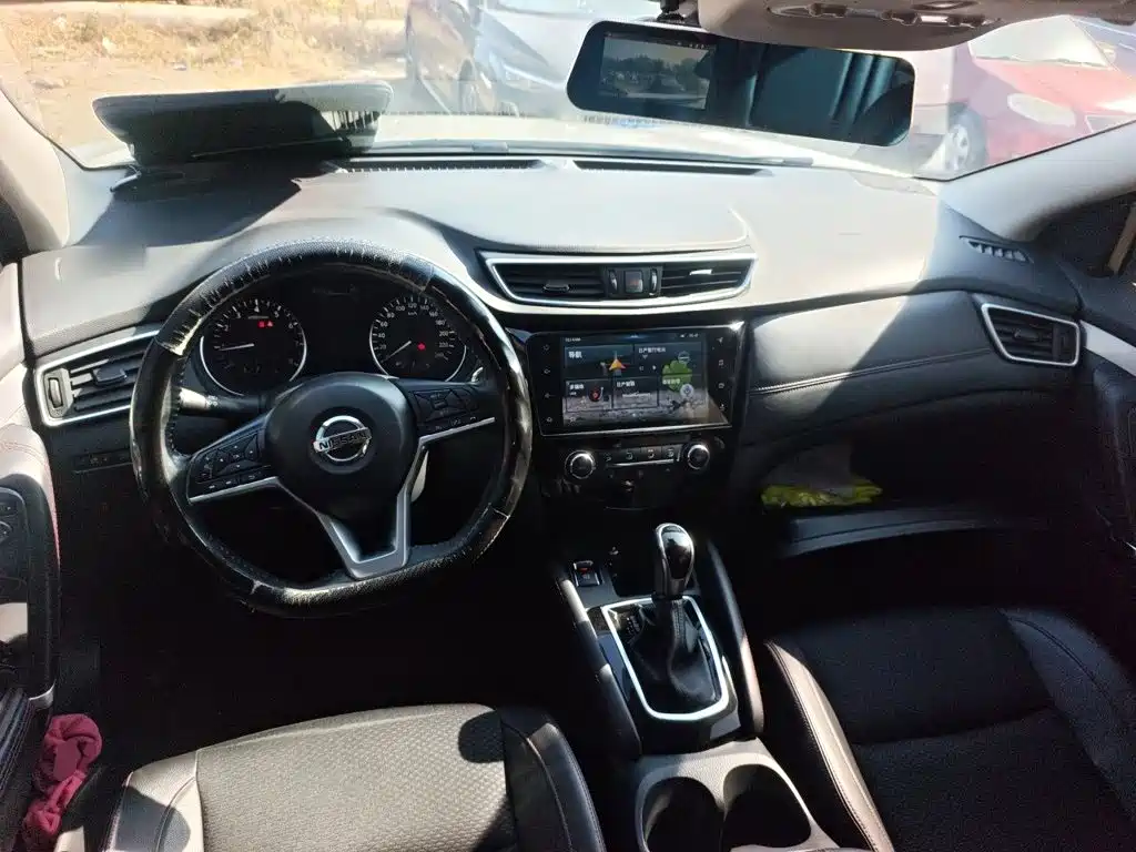 Nissan Qashqai — миниатюра 10