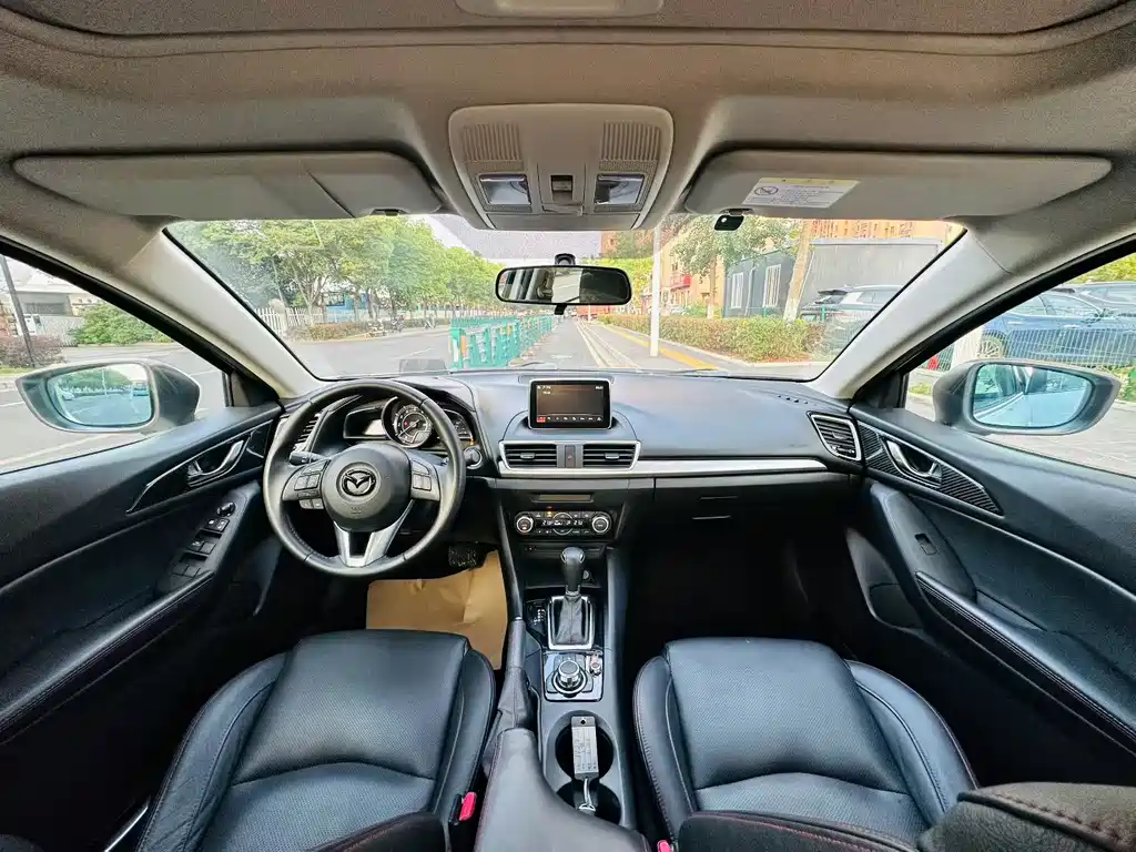 Mazda Mazda3 3 2014 2.0L AT Flagship