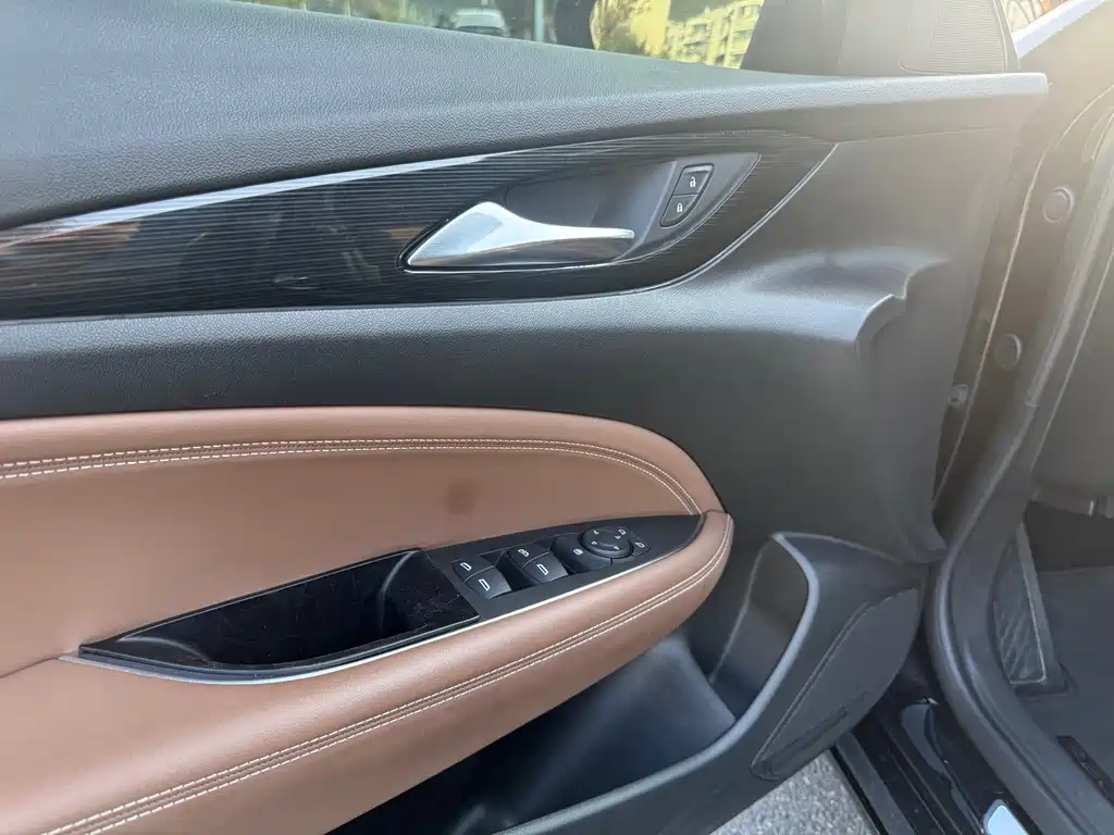 Buick Regal — миниатюра 7