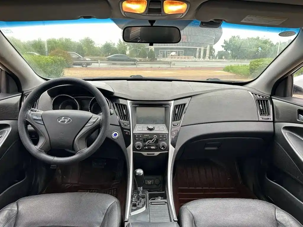 Hyundai Sonata — миниатюра 9