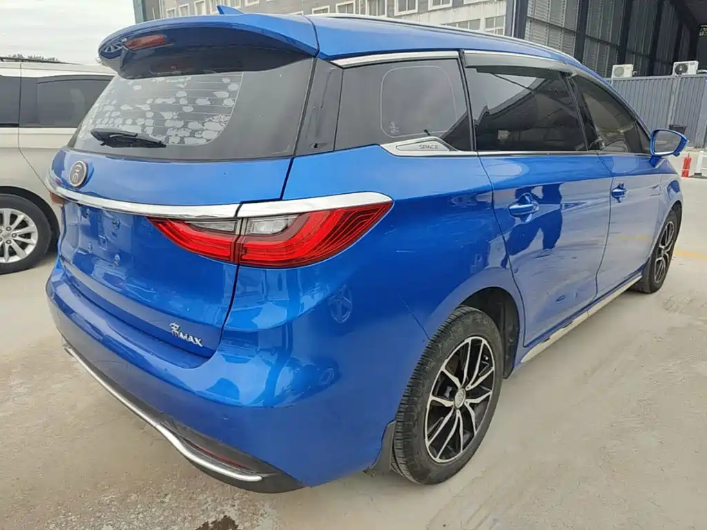 BYD MAX — миниатюра 7