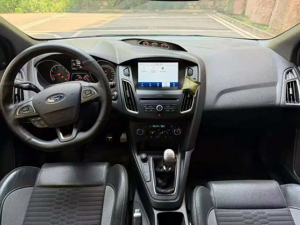 Ford Focus (Import) — миниатюра 10