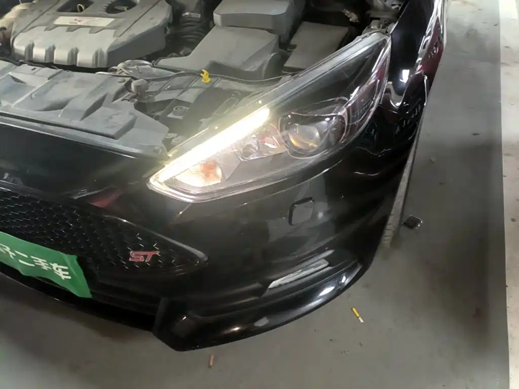 Ford Focus (Import) — миниатюра 24