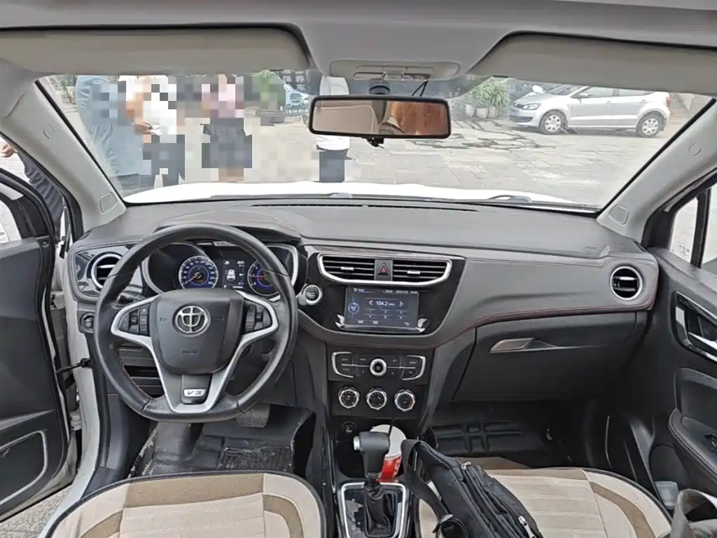 Brilliance V3 2016 1.5L AT