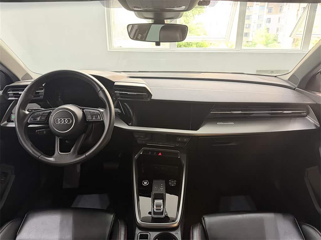 Audi A3 1.4 л 2022 г. Белый, пробег 30500 км
